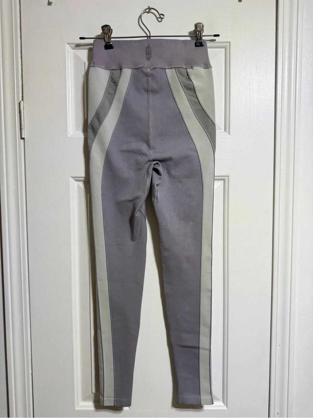 Free people movement free kick legging trailblazer combo purple gray XS